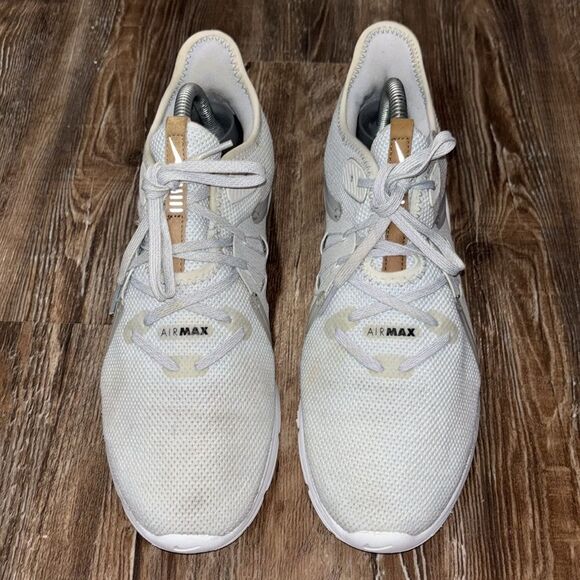 Nike Air Max gray & white lite weight breathable mesh size 9.5. - Picture 4 of 11